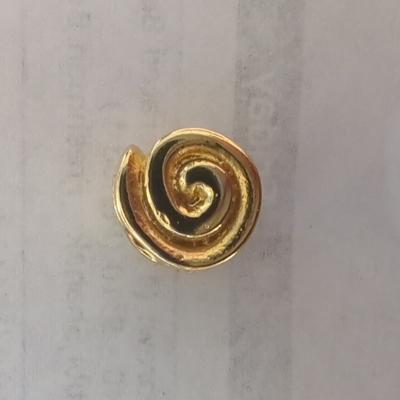 Four gold necklace charms. Peace, music note, little price, and swirl. Charms! - Picture 7 of 8